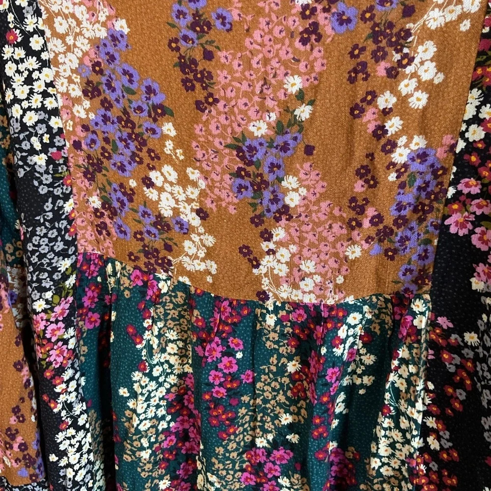 NWT Ces Femme Womens Boho‎ Floral Long sleeve Flowy Top Size Small - Picture 3 of 8